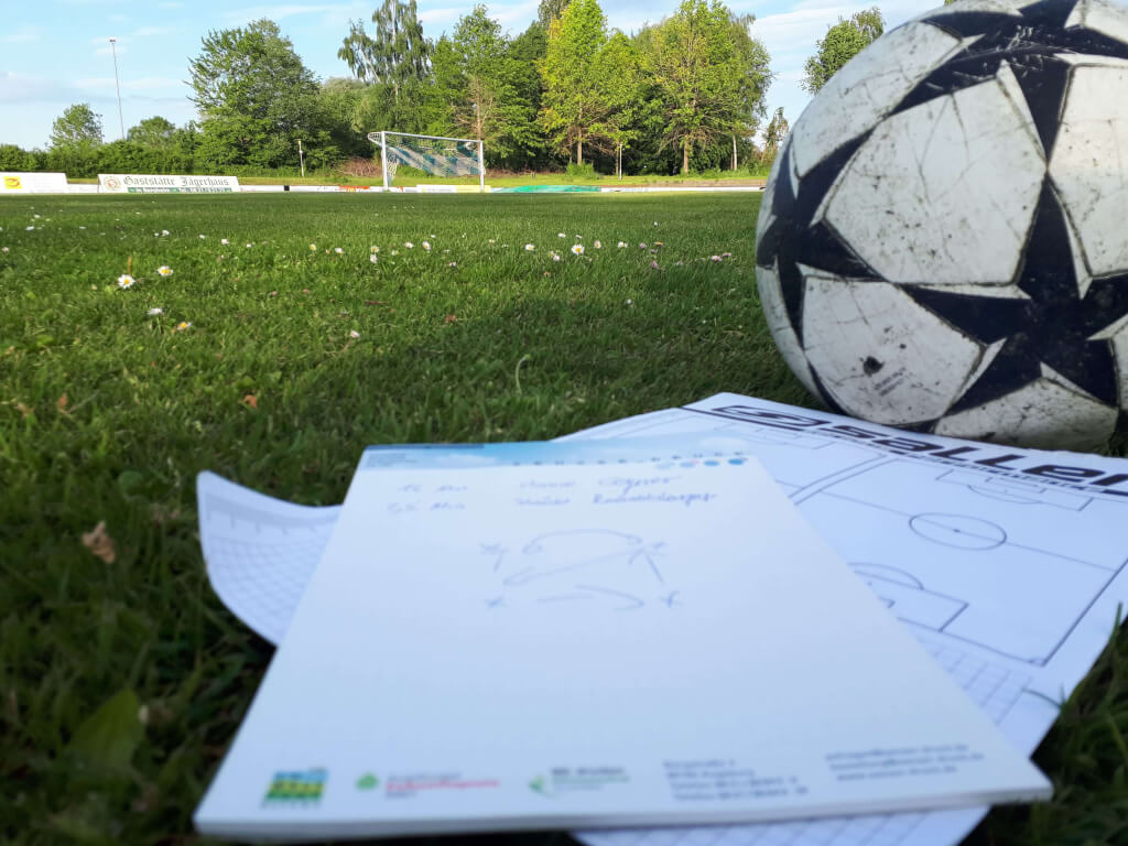 Fussballtrainer App Fussball Zettel Spielfeld 2 1 
